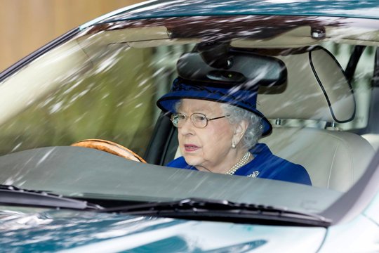 Ob die Queen auch selber ihr Autokino in Sandringham besuchen wird, kann der Palast noch nicht bestätigen...