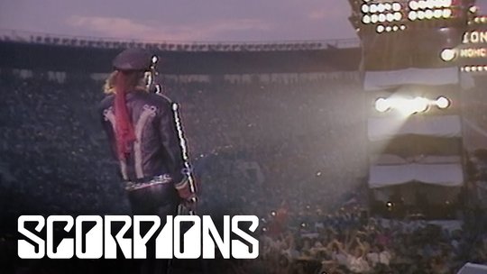 Die Scorpions vor 30 Jahren mit «Wind of Change» in Moskau...   (Bild: Youtube)