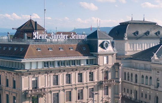 Das Minus erklärt der Verlag unter anderem mit Unternehmensverkäufen und der «IT-Entflechtung mit CH Media»... (Bild: zVg/© NZZ)