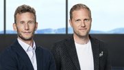 Die ehemaligen Spieler Fabian Lustenberger (l.) und Marc Schneider bringen Erfahrungen aus über 1000 Spielen mit… (© SRF/Gian Vaitl)