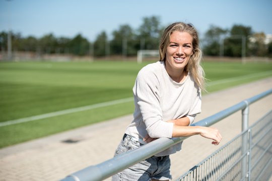 Lara Dickenmann wird pünktlich zum Start der Axa Women´s Super League neue Expertin beim «Blick»… (Bild © ringier.com)