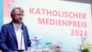Generalsekretärs der Schweizer Bischofskonferenz Davide Pesenti an der Preisgala am Dienstag in Bern... (Bild: zVg)