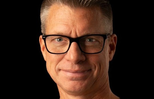 Der Ex-Google-Manager Lucas Brinkmann dirigiert neu das kommerzielle Geschäft in der DACH-Region... (Bild: zVg)