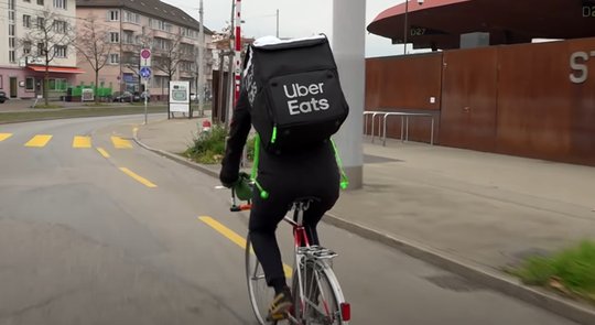 Die Inhalte des GAV werden nach Verhandlungsabschluss bekanntgegeben. Dies wird voraussichtlich im Verlaufe des nächsten Jahres sein... (Bild: Screenshot Youtube/SRF)