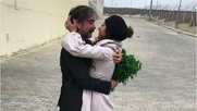 Yücel und seine Ehefrau nach der Freilassung