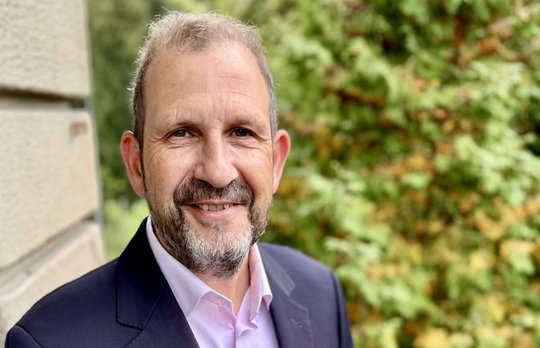Übernimmt auf Anfang 2026 die Gesamtverantwortung des Magazins: Giuseppe Gracia...    (Bild: zVg)