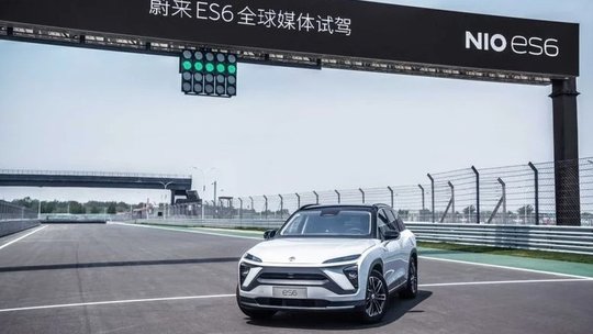 Das Modell ES6 von Nio aus China ist aktuell in Deutschland noch nicht erhältlich. Das im Oktober vorgestellte SUV ES7 hat Nio inzwischen in EL7 umgetauft…     (Bild: Nio)