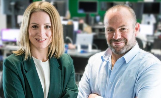 Sereina Tanner (Stv.) und Christoph Büeler leiten das Team, in dem Ringier die audiovisuelle Produktion bündelt.. (Bild: zVg)