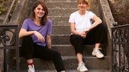 Samantha Zaugg (l.) und Charlotte Theile: «Auffassungsunterschiede über die redaktionelle Weiterentwicklung des Branchenmagazins» mit Verleger Johann Oberauer...  (Bild zVg. SRF Oscar Alessio)