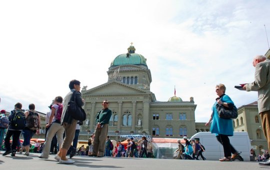 Auch der Presserat, die SDA und Mediapulse sollen gemäss der Fernmeldekommission mehr bekommen... (Bild: © Parlamentsdienste)