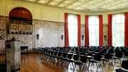 An der Tagung in der Aula der Uni Zürich (Bild) erfährt man, wie man sich selbst und seine Leidenschaft vermarkten kann. (Bild © Uni ZH)