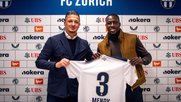 Benjamin Mendy (r.) bei seiner Präsentation mit FCZ-Sportchef Milos Malenovic... (Bild: FCZ / zVg)