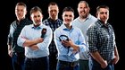 Das SRF-Schwing-Team mit Experte Adrian Käser, Moderator Sascha Ruefer, Experte Matthias Sempach, Kommentator Stefan Hofmänner und den beiden weiteren Schwing-Experten Christian Stucki und Jörg Abderhalden... (Bild: © SRF)