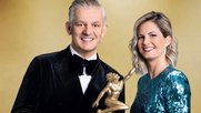 Moderationsduo für die «Sports Awards» am 11. Dezember: Fabienne Bamert und Rainer Maria Salzgeber...         (Bild zVg SRF)