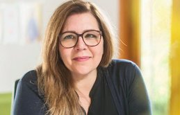 Brandi arbeitete als Grafikerin & Art Director