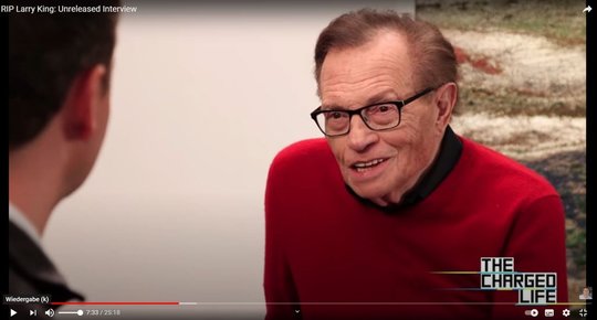 Verschmitzt, geistreich und charmant: Larry King im Interview mit Brendon...