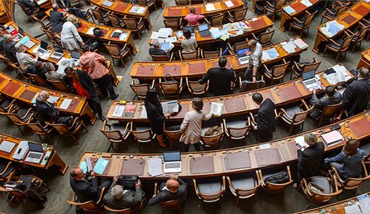 Die vorberatende Kommission befürchtet «Härtefälle» bei KMU mit grossen Umsätzen, aber tiefen Margen. (Bild © Parlamentsdienste)