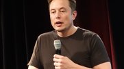 Musk ist berühmt für seine eigenwilligen Tweets... (Bild: Steve Jurvetson, flickr.com)