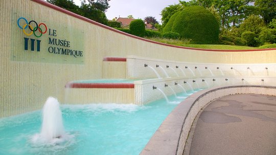 Branchenprofis auf nach Lausanne: In der Stadt des olympischen Museums wird ab Herbst eine internationale Ausbildung in Sports Management angeboten....