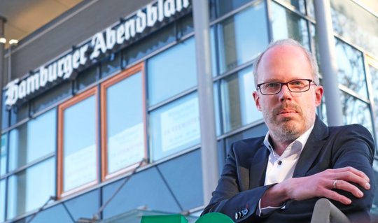 «Sie können Redaktionsleiter Alexander Sulanke bei einem ersten Termin die Meinung sagen»: Aufruf des «Hamburger Abendblatts» zur ersten «Leserkonferenz». (Bild Screenshot)