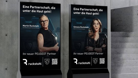 Martin und Simone Ruckstuhl liessen sich das Peugeot-Logo «tätowieren»… (Bild: zVg)