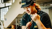 «Wir wollten keine inszenierte Fassade zeigen»: Mitarbeiterin Fabienne at work... (Bild: zVg)