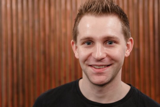 David gegen Goliath: Der österreichische Aktivist Max Schrems hat erreicht, dass Meta die gigantische Busse bezahlen muss...          (Bild: Wikipedia)