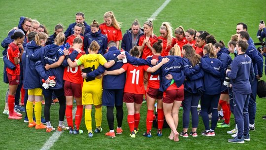 Frauenfussball-EM 2025: Die Schweiz hat die Kandidatur für die Austragung gewonnen und geht mit 11 Stadien ins Turnier…             (Bild: © SRF Screenshot)