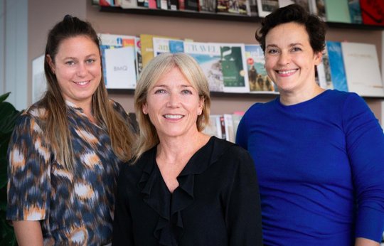 Die Managing-Partnerinnen Nina Kehl, Suzanne Nievergelt und Sascha-Nadtochiy (v.l.) übernehmen das Ruder bei der Zürcher Kommunikationsagentur...  (Bild: zVg)