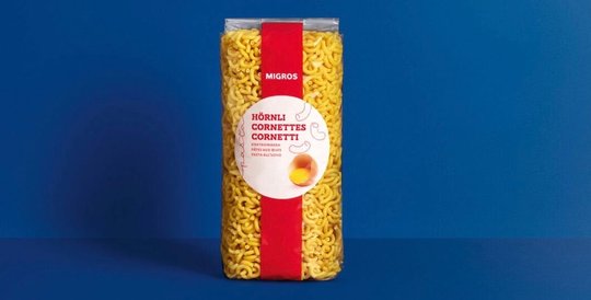 Denkt man an Pasta, denkt man an die Pasta mit der blauen Verpackung. Migros-Eigenmarken können in der Qualität mit den bekannten Marken mithalten – nur günstiger…  (Bild: zVg)