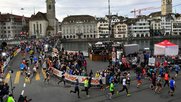 Sportlicher Event und ein Volksfest für 20'000 Laufbegeisterte...             (Bild: Silvesterlauf)