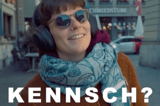 «Kennsch? Isch guät?»: Die Berner Agentur liess Leute auf der Strasse das neue Album probehören... (Bild zVg)