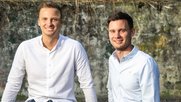 Die beiden Co-Founder und Partner von «Morrow»: Niclas Delfs und Robert Iken (r.)