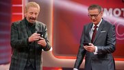 Schicksalsmomente: So nah können Anfang und Ende zusammenliegen. Es ist der letzte Jahresrückblick von Günther Jauch auf RTL. Und gleichzeitig ist es der erste offizielle Auftritt von Thomas Gottschalk oben ohne…                 (Screenshot RTL)