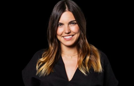 Stephanie Brändle ersetzt Joel Grolimund, der SRF 3 verlässt...  (Bild: zVg / SRF Gian Vaitl)