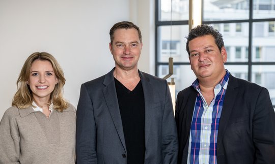 Yulia Strotmann, für National & International Client Sales zuständig, mit Philipp Mankowski (Mitte) und Sascha Müller, der die neue Abteilung Digital & Agency Sales führt…       (Bild zVg/Tamedia)