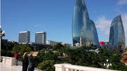 Aserbaidschans Hauptstadt Baku glänzt