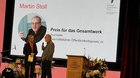 MartinStollerhaltZurcherJournalistenpreis2025furseinGesamtwerkwieKleinReportberichtet