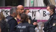 Kabarettist Abdelkarim war für Dreharbeiten zur «Heute Show» in Berlin-Mitte... (© ZDF «heute»)