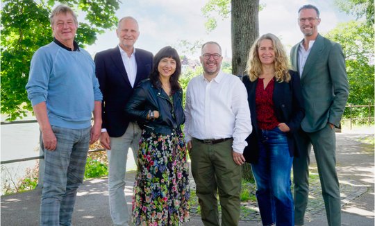 Das Leitungsteam des Basler Musikfestivals: Bernhard Fischer, Steffi Werthmüller, Silvia Krentel, Thomas Keller, Beatrice Stirnimann und Marco Streller (v.l.n.r.) (© zVg/ Flavia Schaub)