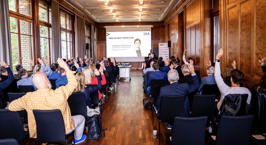 61. Generalversammlung im Sorell Hotel Zürichberg: Joséphine Chamoulaud, CEO SMILE Insurance, ist in den IAA Vorstand gewählt worden…    (Bild: zVg)