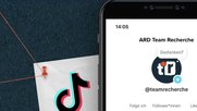 Mit der Plattform «ARD Team Recherche» publiziert ARD auf TikTok Inhalt für Erstwählerinnen und Erstwähler… (Bild: Screenshot ARD)