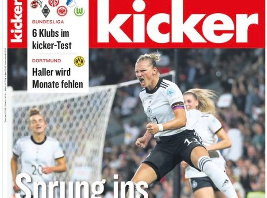 Die zweimal wöchentlich erscheinende Sportzeitschrift «Kicker» widmet in ihrer Ausgabe vom Donnerstag die Titelseite ganz den deutschen Spielerinnen...            (Bild: Ausriss Twitter)