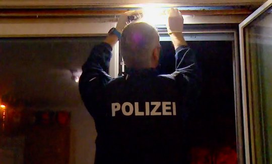 Die Text-Alarmierung richtet sich vor allem an Menschen mit einer Hörbeeinträchtigung... (Bild: Screenshot srf.ch)