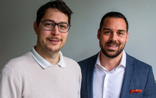 «Martin und ich wissen, dass wir als Partner gut funktionieren», sagt Marco Pfister (r.) über seinen neuen Geschäftspartner Martin Caduff (l.). (Bild zVg)