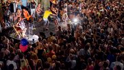 Vorstellungen von einer solchen Stimmung im Publikum bei Kultur-Events sind wieder in weite Ferne gerückt...            (Bild: SRF)