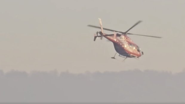 Rega-Helikopter und Flugzeuge zum Patiententransport stehen zurzeit im Dauereinsatz…    (Bild: Rega-Heil über Zürich/KR)