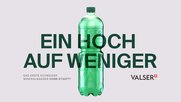 Die neue Flasche kommt in einem schlichten und frischen Design daher. Sie besteht wie das gesamte Valser Sortiment aus 100 Prozent in der Schweiz rezykliertem PET...