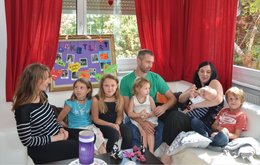 Hodler besucht sieben Schweizer Familien