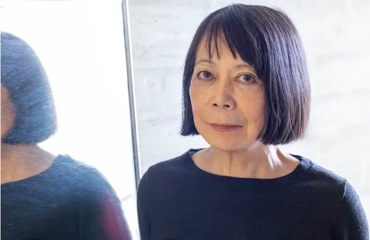 «Ich hoffe, als Mensch zwar aufrecht zu sein, aber ich gehe nie den direkt zielorientierten Weg», sagt die Malerin über ihr Schaffen... (Bild: zVg)